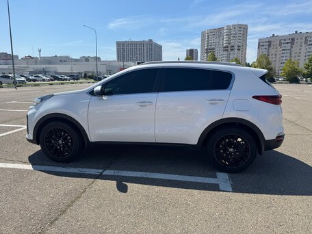 2021 Kia Sportage IV Рестайлинг, белый, 2550000 рублей, вид 5