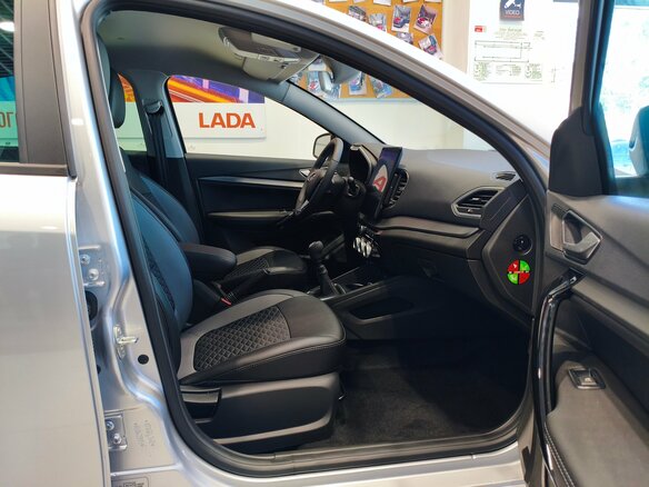 2026 Lada (ВАЗ) Vesta I Рестайлинг (NG), серебристый - вид 9
