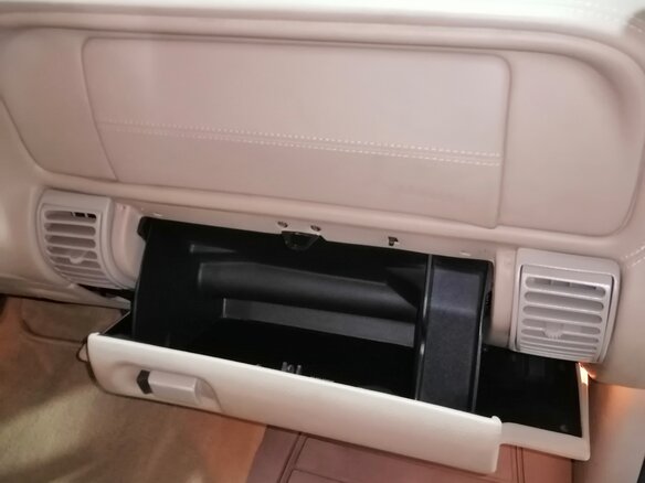 1997 GMC Suburban, чёрный, 6000000 рублей - вид 19