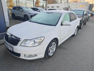 2012 Skoda Octavia II (A5) Рестайлинг, белый, 699000 рублей, вид 1