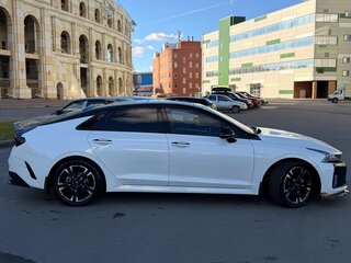 2021 Kia K5 III, белый, 2455000 рублей, вид 5