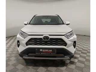2021 Toyota RAV4 V (XA50), белый, 3149000 рублей, вид 2