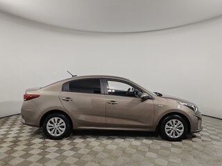 2022 Kia Rio IV Рестайлинг, серый, 1649000 рублей, вид 5