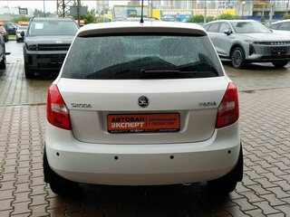 2014 Skoda Fabia II Рестайлинг, белый, 660000 рублей, вид 5