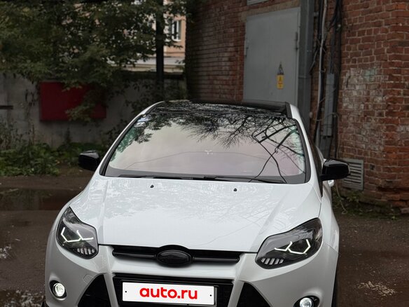 2012 Ford Focus III, белый - вид 3