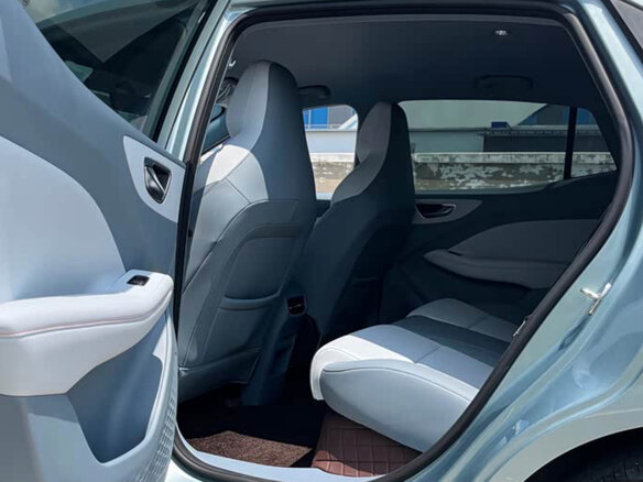 2026 MG 4 EV 42.8 kWh II, голубой, 2030000 рублей - вид 13