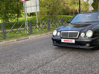 1998 Mercedes-Benz E-Класс 240 II (W210, S210), чёрный, 460000 рублей, вид 3