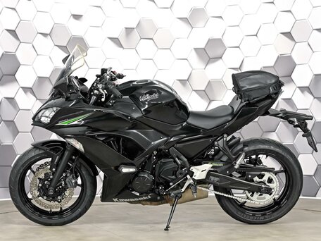 2017 Kawasaki Ninja 650, чёрный, 755000 рублей, вид 4