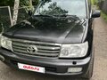 2006 Toyota Land Cruiser 100 Series Рестайлинг 2, чёрный, 1800000 рублей - вид 1