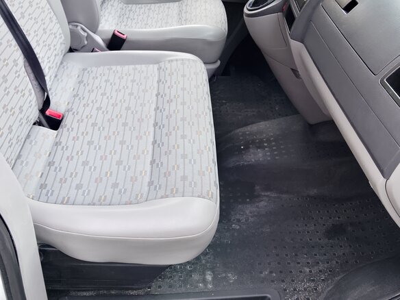 2011 Volkswagen Transporter, белый, 1100000 рублей - вид 16