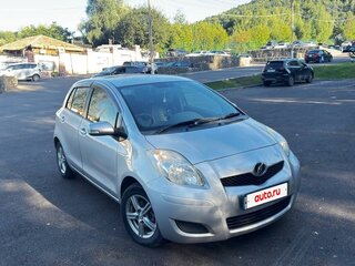 2009 Toyota Vitz II (XP90), серый, 650000 рублей, вид 1