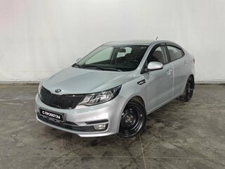 2015 Kia Rio III Рестайлинг, серебристый, 792000 рублей, вид 1