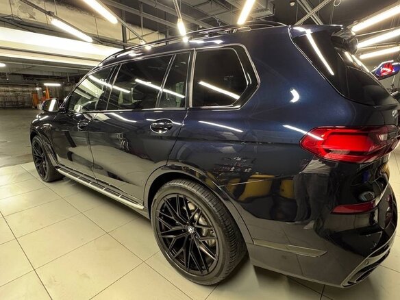 2020 BMW X7 40i I (G07), синий, 6600000 рублей - вид 11