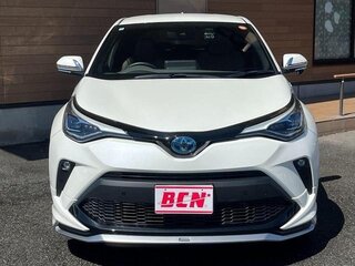 2023 Toyota C-HR I Рестайлинг, белый, 1760000 рублей, вид 3