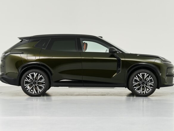 2026 Lynk & Co 08 EM-P 38.2 kWh I Рестайлинг, зелёный, 5557000 рублей - вид 6
