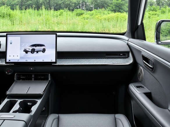 2026 Toyota bZ3X 58.3 kWh, белый, 2810000 рублей - вид 9