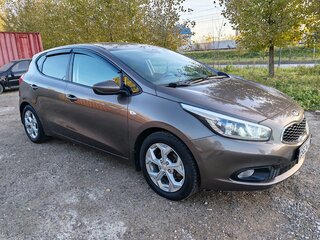 2013 Kia Ceed II, коричневый, 870000 рублей, вид 3