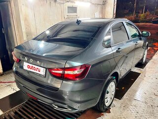 2025 Lada (ВАЗ) Vesta I Рестайлинг (NG), серый, 1380000 рублей, вид 3