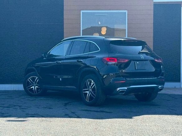2022 Mercedes-Benz GLA 180 II (H247), чёрный, 2047000 рублей - вид 5