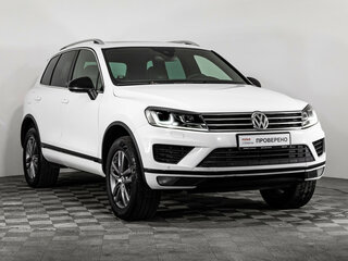 2017 Volkswagen Touareg II Рестайлинг, белый, 2449000 рублей, вид 3