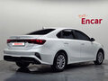 2022 Kia K3 II Рестайлинг, белый, 1720000 рублей - вид 2