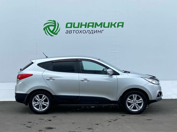 2013 Hyundai ix35 I, серебристый, 1045000 рублей - вид 3