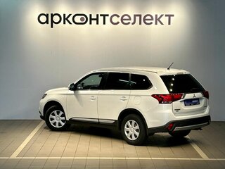 2015 Mitsubishi Outlander III Рестайлинг 2, белый, 1406667 рублей, вид 4