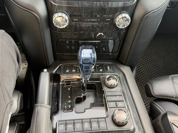 2015 Toyota Land Cruiser 200 Series Рестайлинг 1, чёрный, 6150000 рублей - вид 7