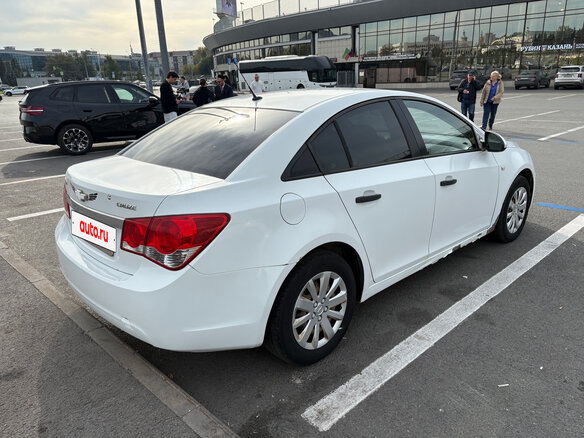 2011 Chevrolet Cruze I, белый, 450000 рублей - вид 4