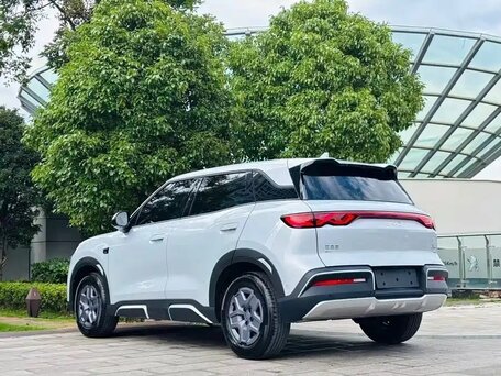 2026 BYD Yuan Up 45.12 kWh, белый, 2367007 рублей, вид 5