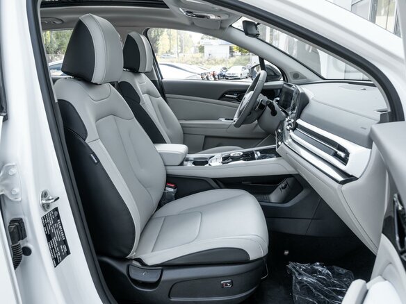 2026 Kia Sportage V Рестайлинг, белый, 3832500 рублей - вид 7