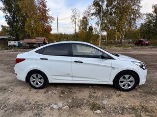 2014 Hyundai Solaris I Рестайлинг, белый, 590000 рублей, вид 4