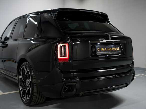 2025 Rolls-Royce Cullinan Black Badge I Рестайлинг (Series II), чёрный, 72000000 рублей - вид 13