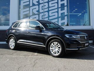 2019 Volkswagen Touareg III, чёрный, 3660000 рублей, вид 1