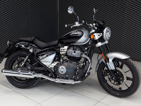 2026 Royal Enfield Super Meteor, серебристый, 773000 рублей, вид 2