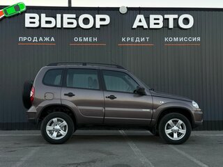 2015 Chevrolet Niva I Рестайлинг, коричневый, 689000 рублей, вид 3