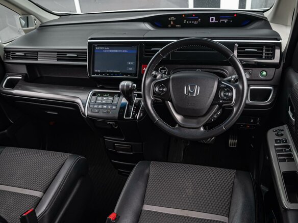 2017 Honda Stepwgn V, белый - вид 5