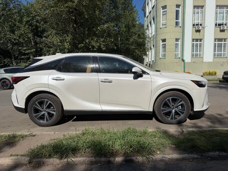 2024 Lexus RX 300 V, белый, 6850000 рублей, вид 3