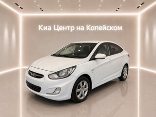 2013 Hyundai Solaris I, белый, 799990 рублей, вид 2