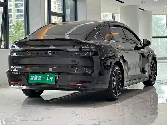 2025 Leapmotor B01 550, чёрный, 1733069 рублей - вид 4