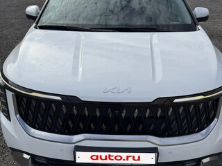 2023 Kia Carnival IV Рестайлинг, белый, 6000000 рублей, вид 3