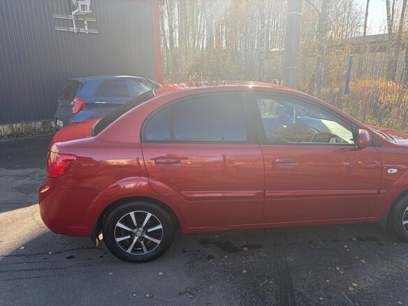 2010 Kia Rio II Рестайлинг, красный, 550000 рублей - вид 5