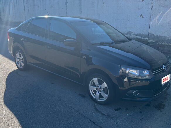 2015 Volkswagen Polo V, чёрный, 750000 рублей - вид 1