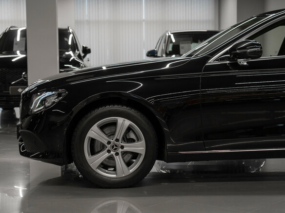 2017 Mercedes-Benz E-Класс 200 V (W213, S213, C238), чёрный, 3300000 рублей - вид 7