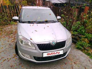 2011 Skoda Fabia II Рестайлинг, серебристый, 800000 рублей, вид 3