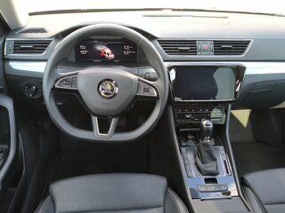 2025 Skoda Superb III Рестайлинг, чёрный, 3000000 рублей, вид 4