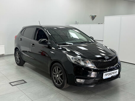 2016 Kia Rio III Рестайлинг, чёрный, 900000 рублей, вид 3