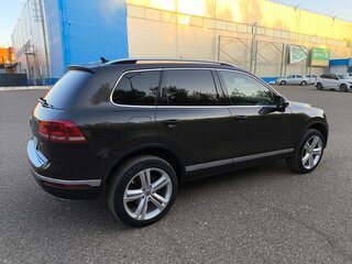 2015 Volkswagen Touareg II Рестайлинг, коричневый, 2900000 рублей, вид 4