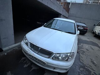 2002 Nissan Bluebird Sylphy I (G10), белый, 310000 рублей, вид 2