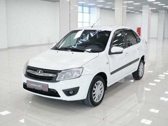 2015 Lada (ВАЗ) Granta I, белый, 399000 рублей